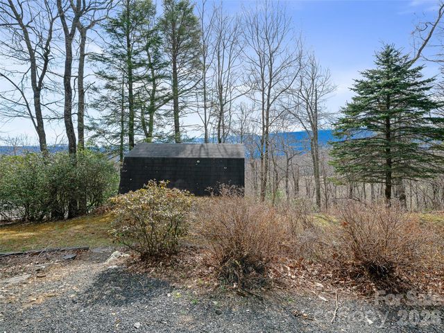 120 Wintergreen Patch Lane, Burnsville, NC 28714