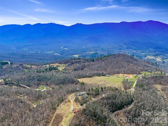 120 Wintergreen Patch Lane, Burnsville, NC 28714