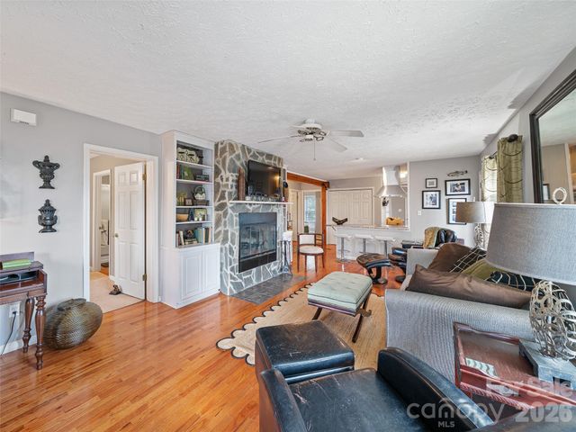 120 Wintergreen Patch Lane, Burnsville, NC 28714