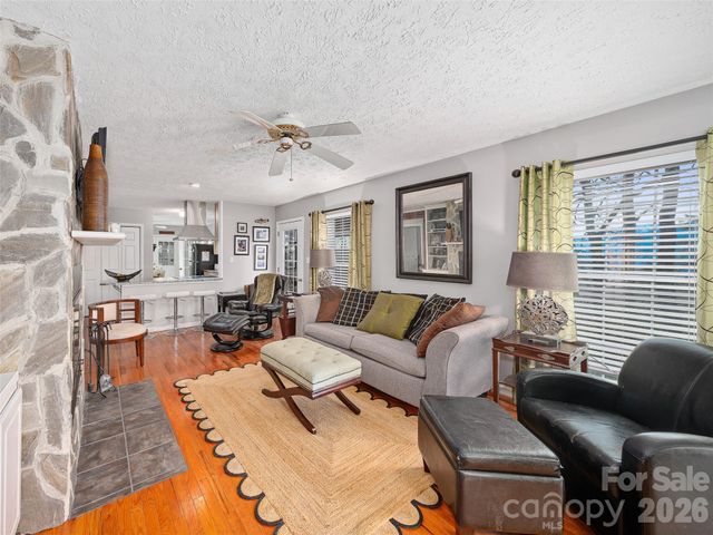 120 Wintergreen Patch Lane, Burnsville, NC 28714