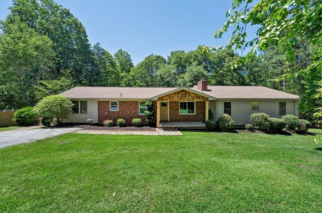 109 Lanford Drive, Seneca, SC 29672