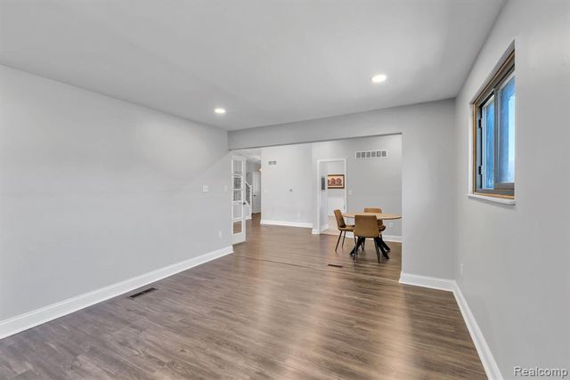 9498 Bassett Street, Livonia, MI 48150