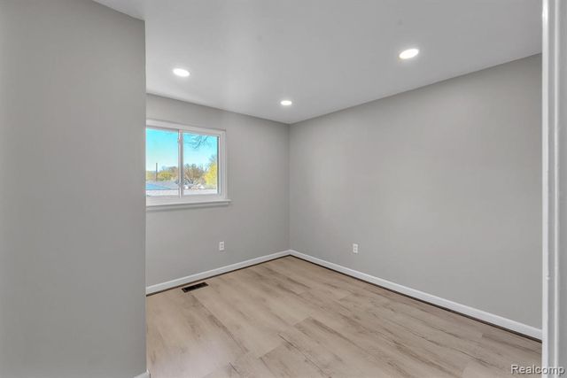 9498 Bassett Street, Livonia, MI 48150
