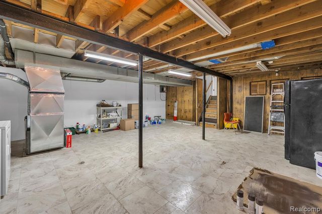 9498 Bassett Street, Livonia, MI 48150