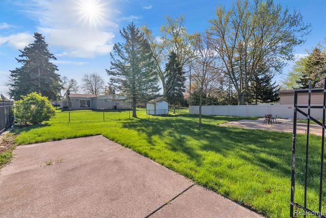 9498 Bassett Street, Livonia, MI 48150