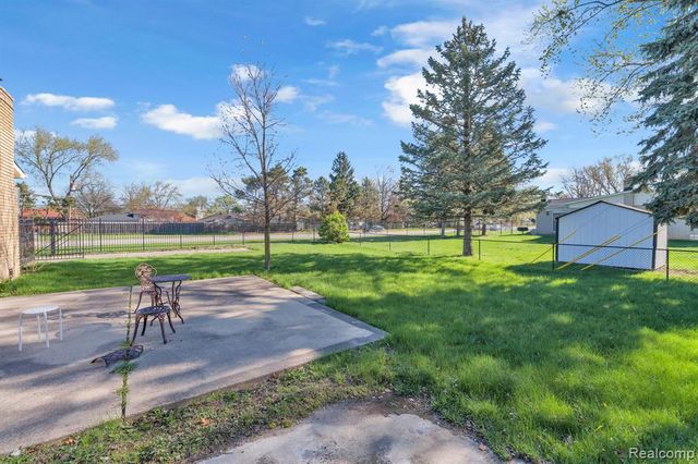 9498 Bassett Street, Livonia, MI 48150