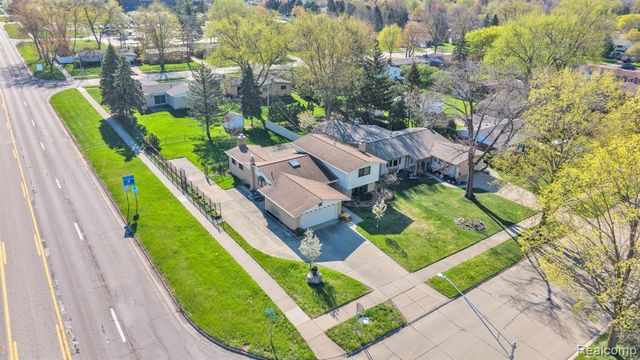 9498 Bassett Street, Livonia, MI 48150