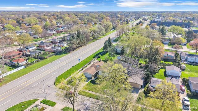 9498 Bassett Street, Livonia, MI 48150