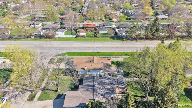 9498 Bassett Street, Livonia, MI 48150