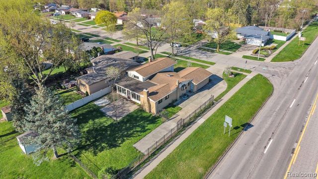 9498 Bassett Street, Livonia, MI 48150