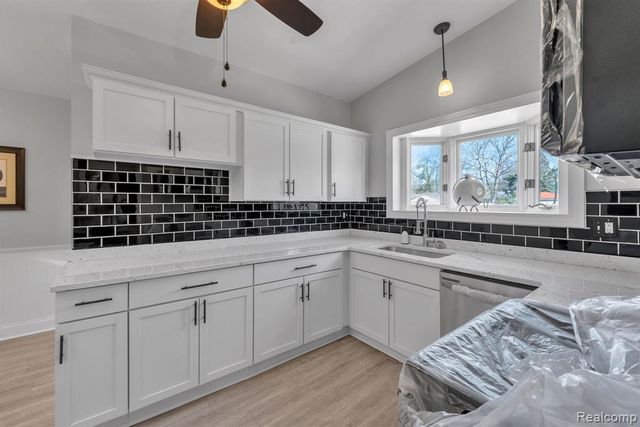 9498 Bassett Street, Livonia, MI 48150