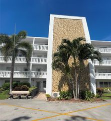 1051 Cambridge c 1051, Deerfield Beach, FL 33442