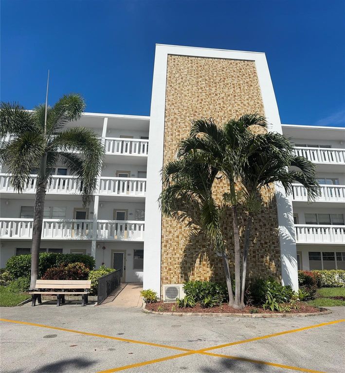 1051 Cambridge C 1051, Deerfield Beach, FL 33442