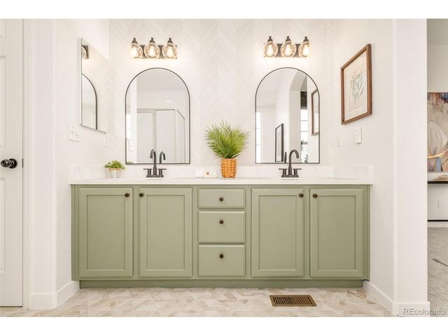 4955 S Elk St, Aurora, CO 80016