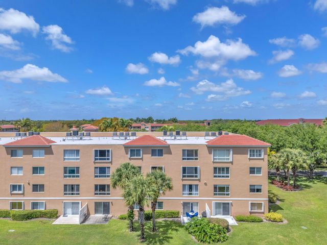 5842 Crystal Shores Drive 302, Boynton Beach, FL 33437