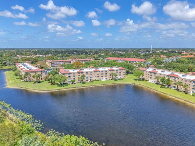 5842 Crystal Shores Drive 302, Boynton Beach, FL 33437