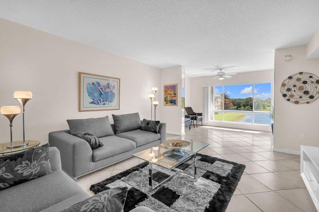 5842 Crystal Shores Drive 302, Boynton Beach, FL 33437