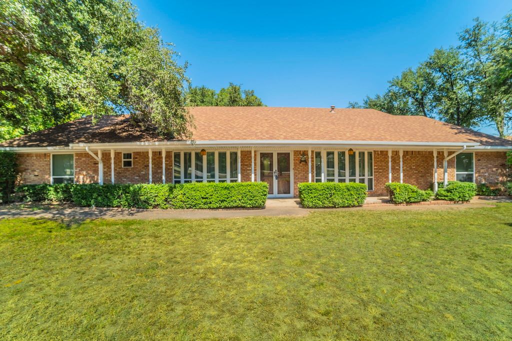 2534 Sunnyvale Road, Grand Prairie, TX 75050