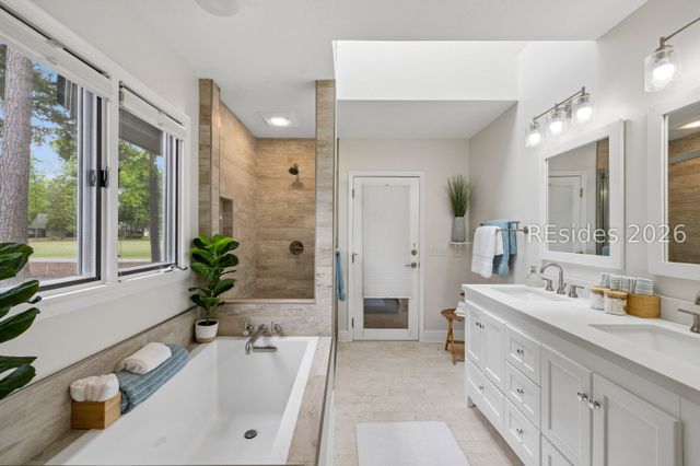 5 Fairlawn Ct, Hilton Head Island, SC 29926