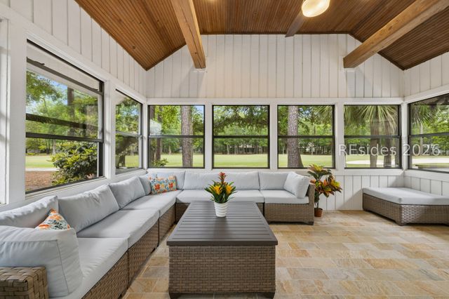 5 Fairlawn Ct, Hilton Head Island, SC 29926