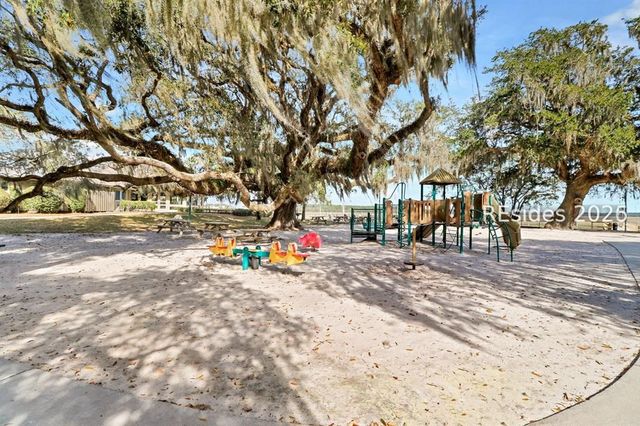 5 Fairlawn Ct, Hilton Head Island, SC 29926