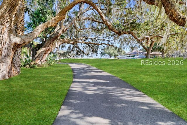 5 Fairlawn Ct, Hilton Head Island, SC 29926