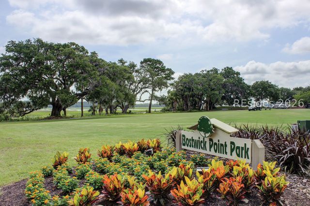5 Fairlawn Ct, Hilton Head Island, SC 29926