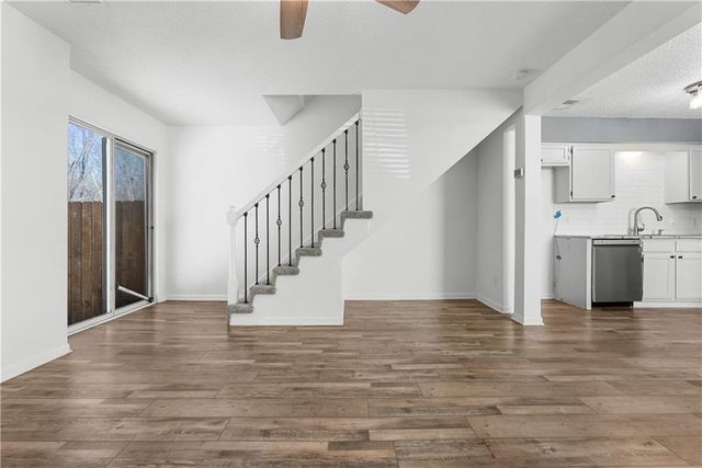 6020 NE Moonstone Drive, Lee's Summit, MO 64064