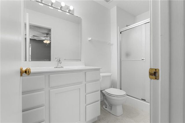 6020 NE Moonstone Drive, Lee's Summit, MO 64064