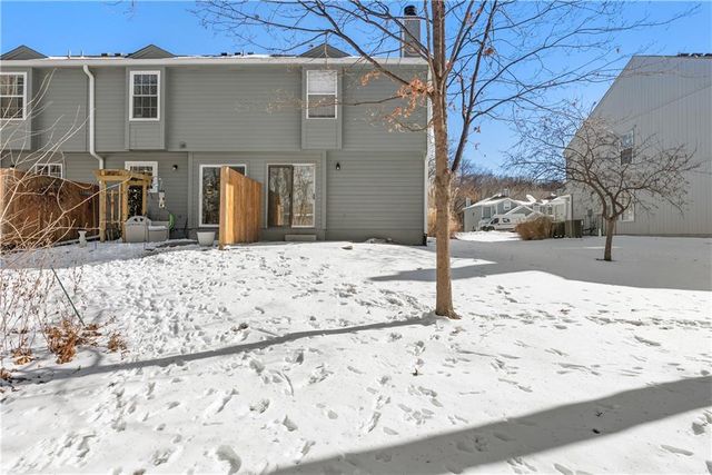 6020 NE Moonstone Drive, Lee's Summit, MO 64064