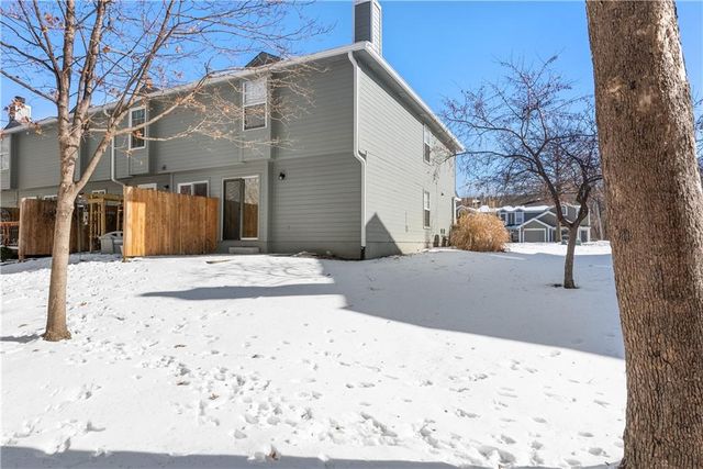 6020 NE Moonstone Drive, Lee's Summit, MO 64064