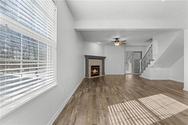 6020 NE Moonstone Drive, Lee's Summit, MO 64064