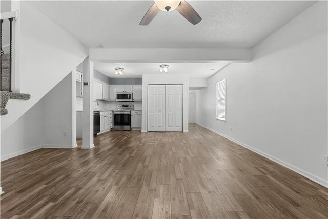 6020 NE Moonstone Drive, Lee's Summit, MO 64064