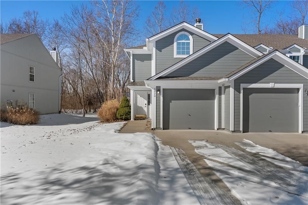 6020 NE Moonstone Drive, Lee's Summit, MO 64064