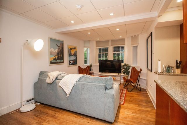 1253 Beacon St 4BB, Brookline, MA 02446