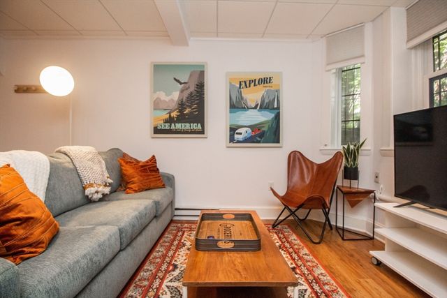 1253 Beacon St 4BB, Brookline, MA 02446