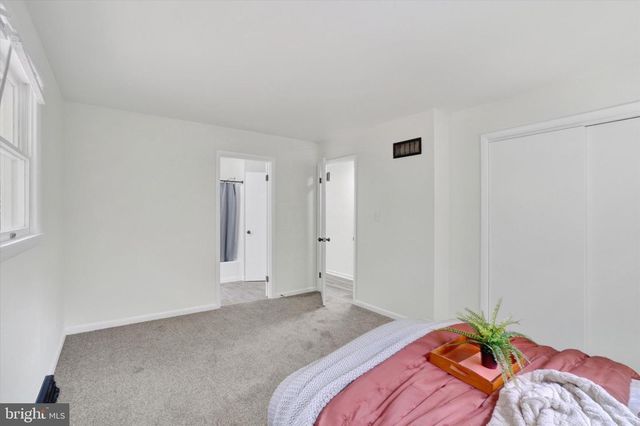 4865 FAKE RD, York, PA 17406