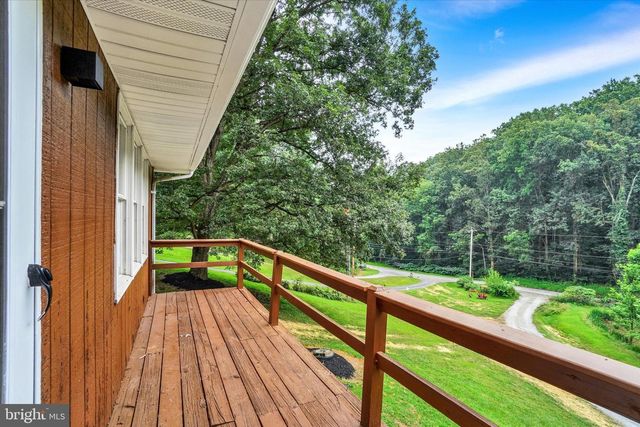 4865 FAKE RD, York, PA 17406