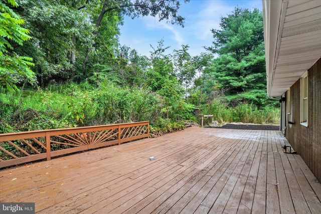 4865 FAKE RD, York, PA 17406