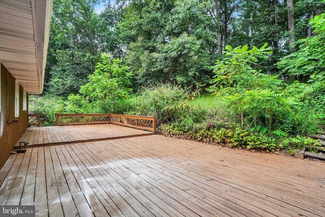 4865 FAKE RD, York, PA 17406