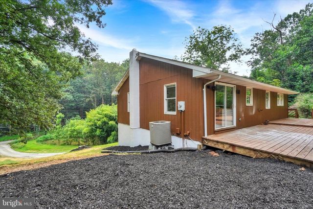 4865 FAKE RD, York, PA 17406