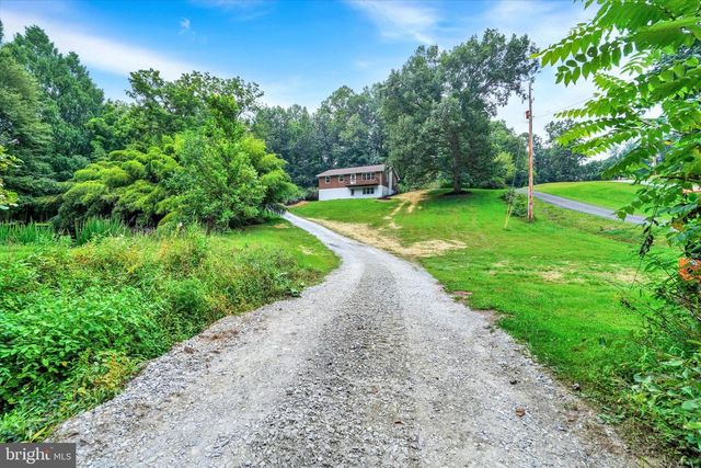 4865 FAKE RD, York, PA 17406