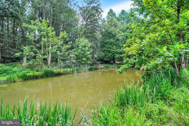 4865 FAKE RD, York, PA 17406
