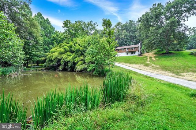 4865 FAKE RD, York, PA 17406