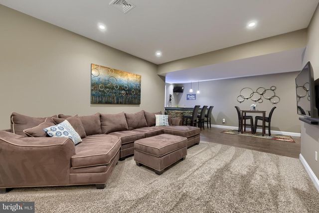 122 ROYAL HORSE WAY, Reinholds, PA 17569
