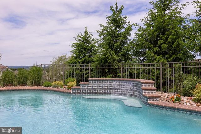 122 ROYAL HORSE WAY, Reinholds, PA 17569
