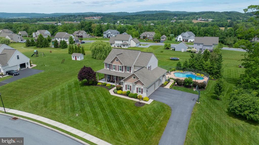 122 ROYAL HORSE WAY, Reinholds, PA 17569
