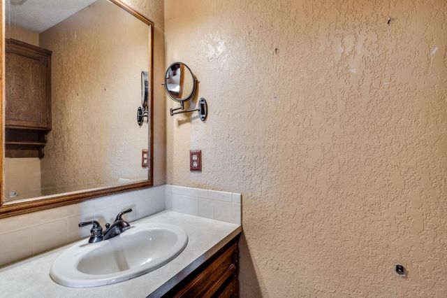 8100 S Hillside, Haysville, KS 67060