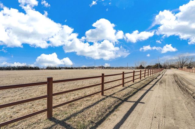 8100 S Hillside, Haysville, KS 67060