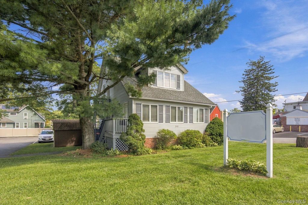 2149 Albany Post Road, Montrose, NY 10548 — photo 2